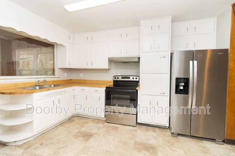 3621 Lerch St #B - Photo 5 of 14