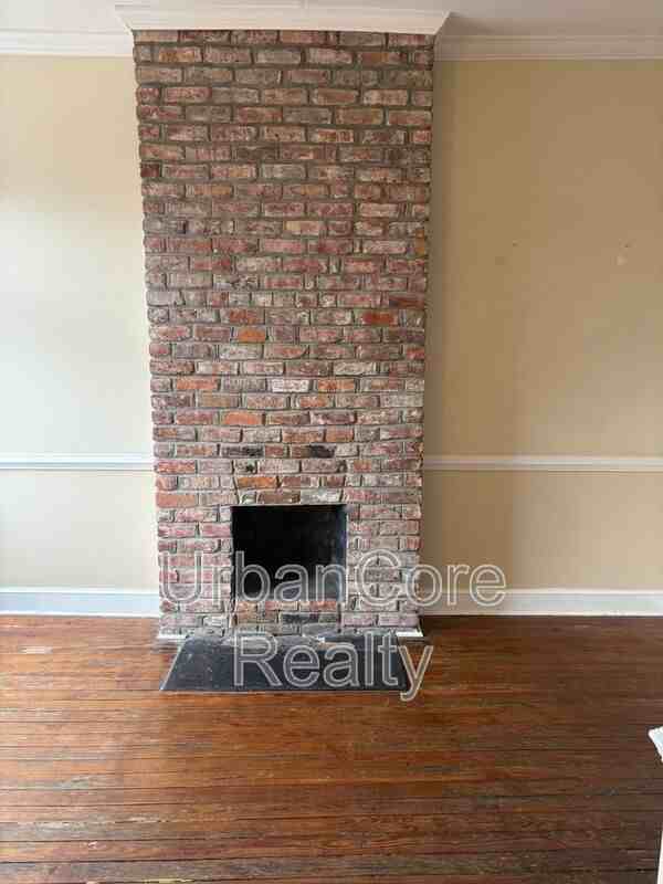 2410 Cedar St - Photo 6 of 29