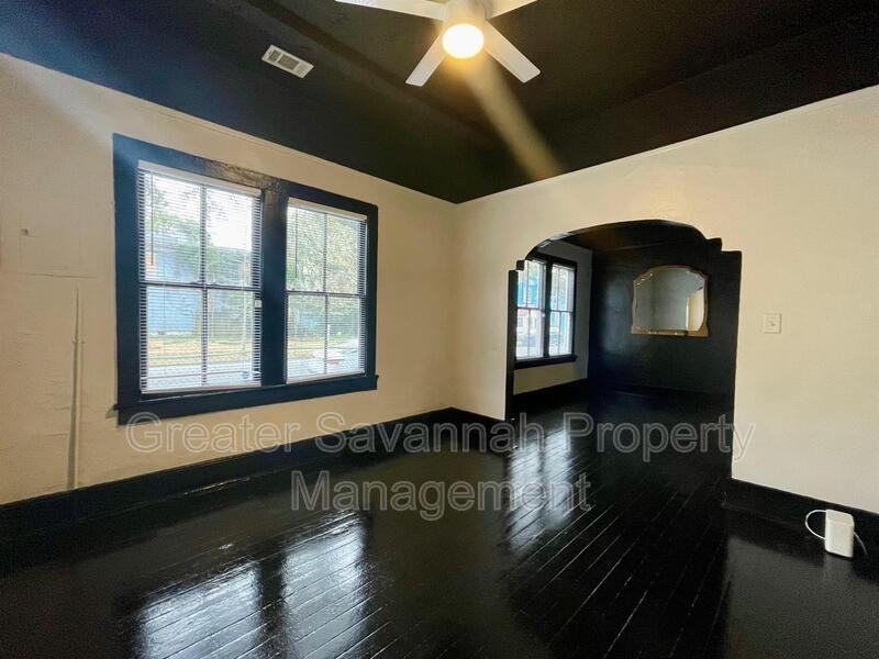 2221 Harden St - Photo 2 of 16