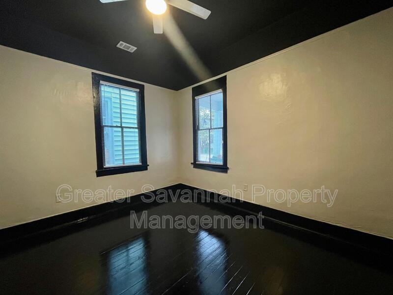 2221 Harden St - Photo 6 of 16