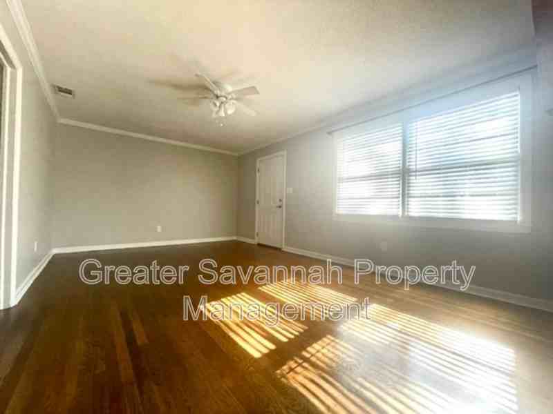 2114 E 62nd St - Photo 4 of 18