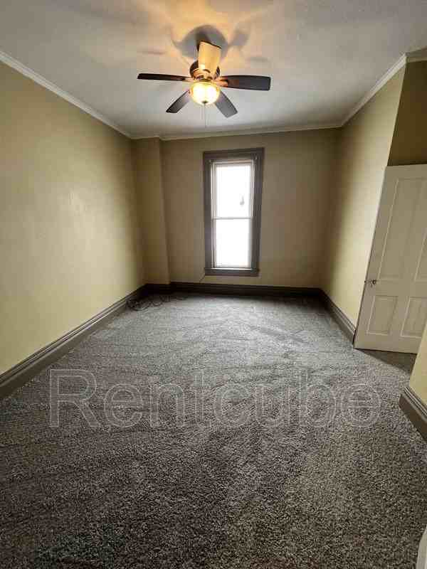 1131 Main St #2 - Photo 5 of 10