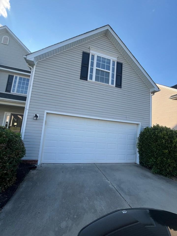 Dockside Dr #1 - Photo 2 of 32