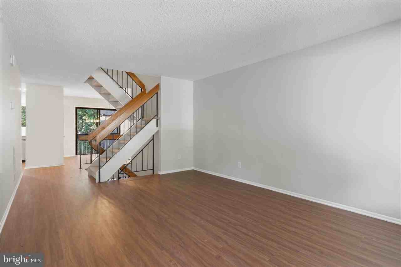 2208 Cartwright Pl - Photo 5 of 37