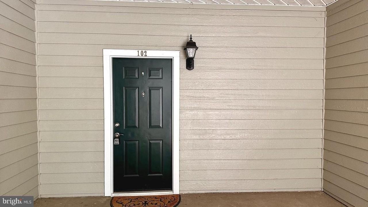 4417 Fair Stone Dr Apt 102 #102 - Photo 4 of 24