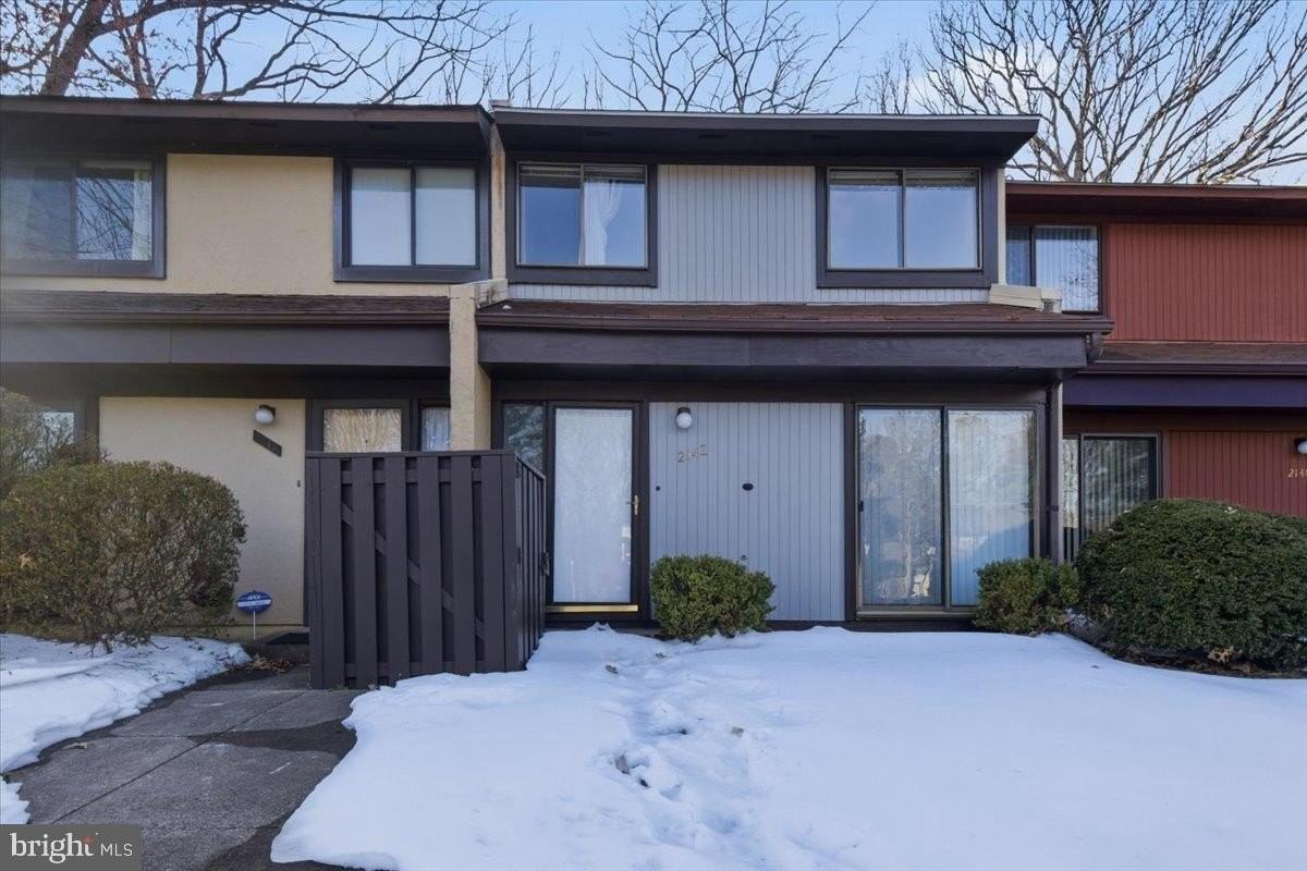 2142 Cartwright Pl - Photo 2 of 11