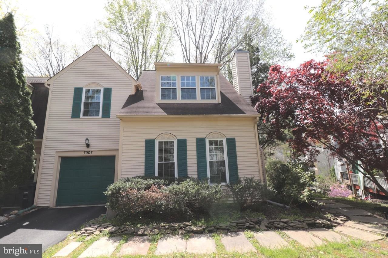 7907 Gambrill Ct - Photo 2 of 35