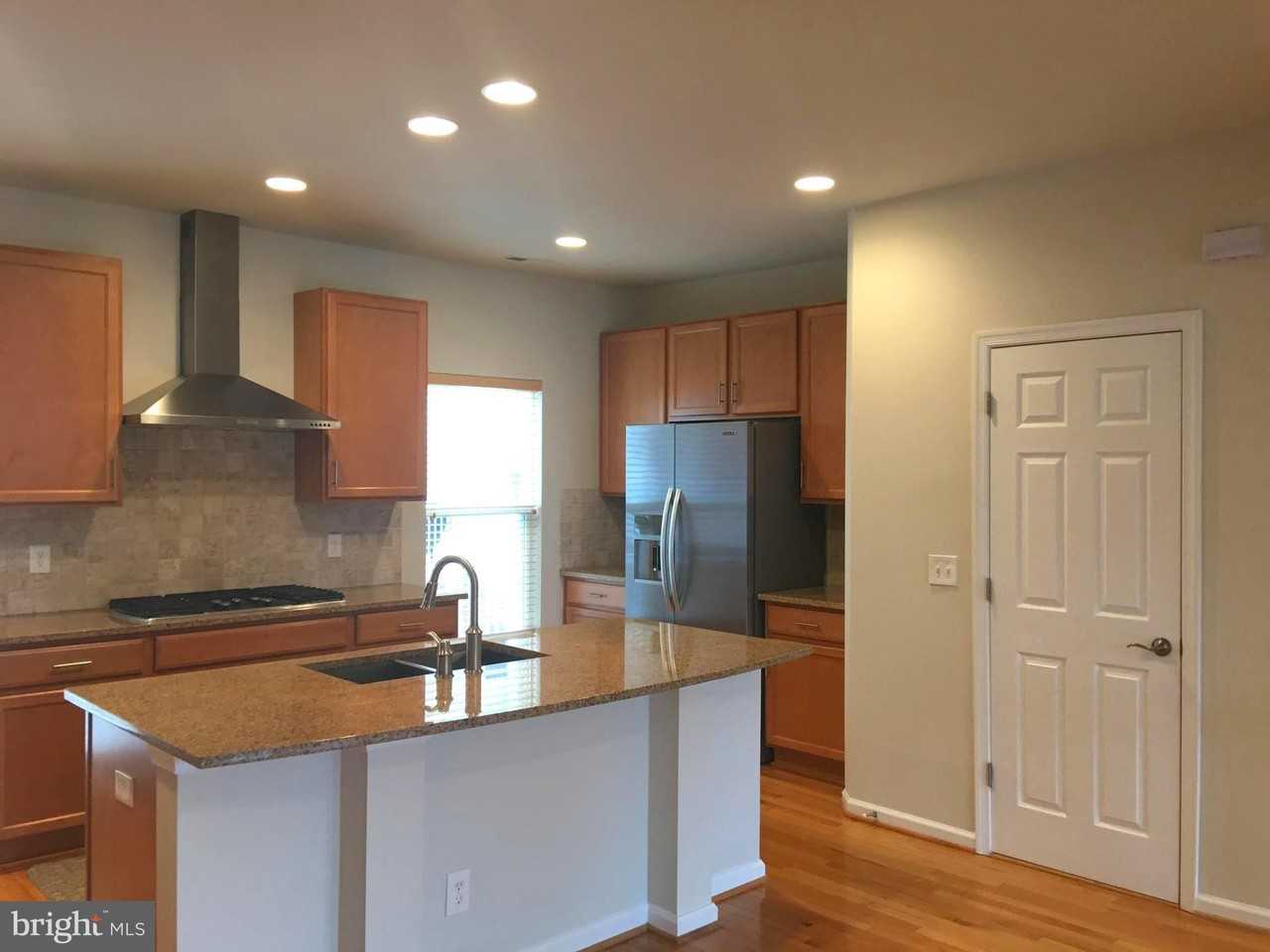 3061 Waterloo Ln - Photo 4 of 23