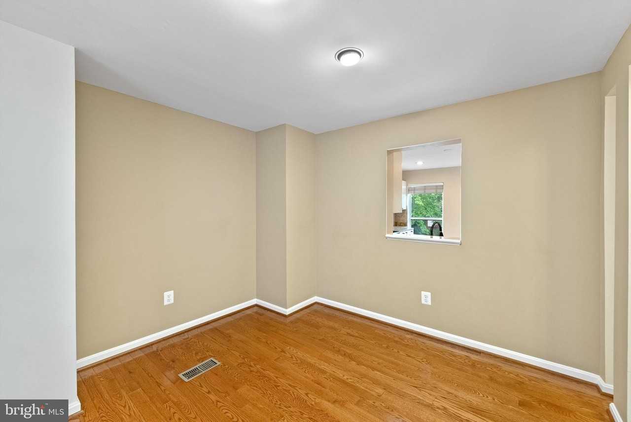 12081 Edgemere Cir - Photo 6 of 36