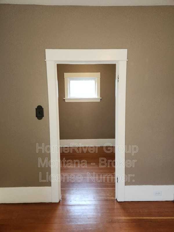 529 Brooks St - Photo 6 of 38