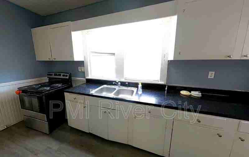 453 Arlington Rd N - Photo 3 of 12