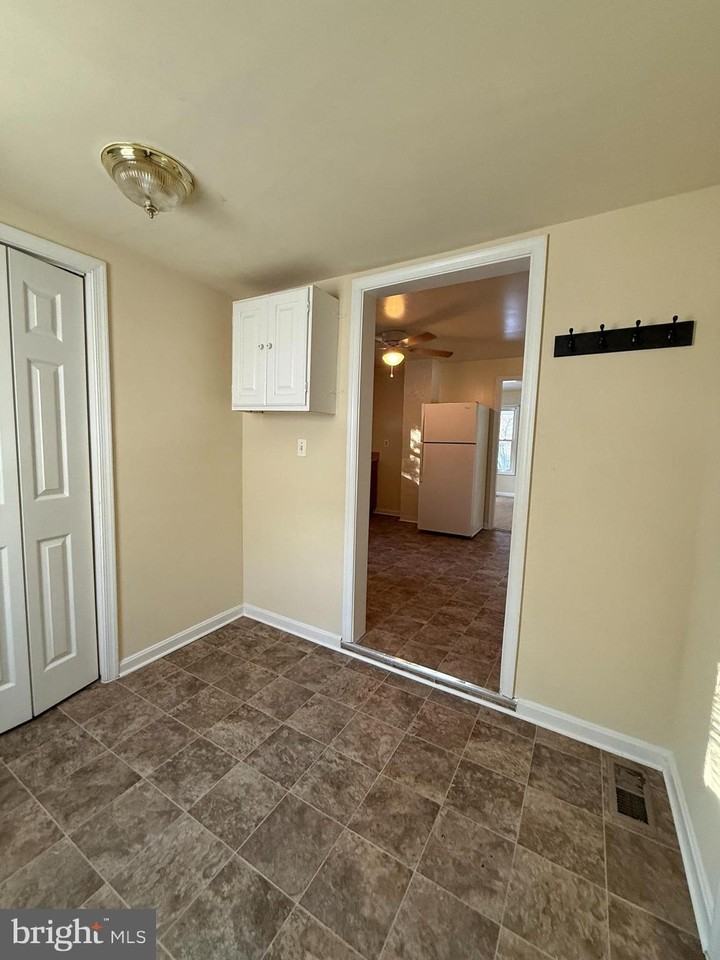 10032 Kings Hwy - Photo 7 of 12