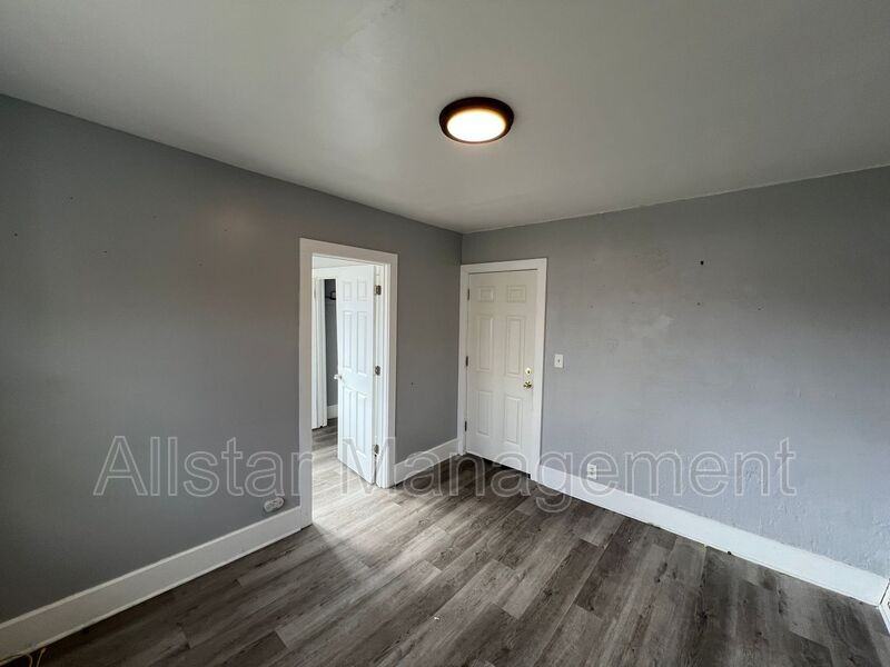 539 E Cuyahoga Falls Ave #1 - Photo 4 of 13