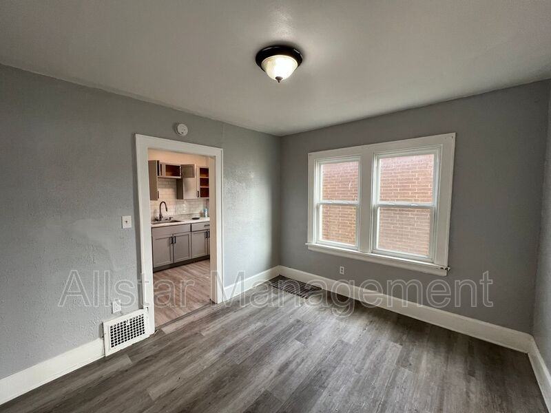 539 E Cuyahoga Falls Ave #1 - Photo 6 of 13