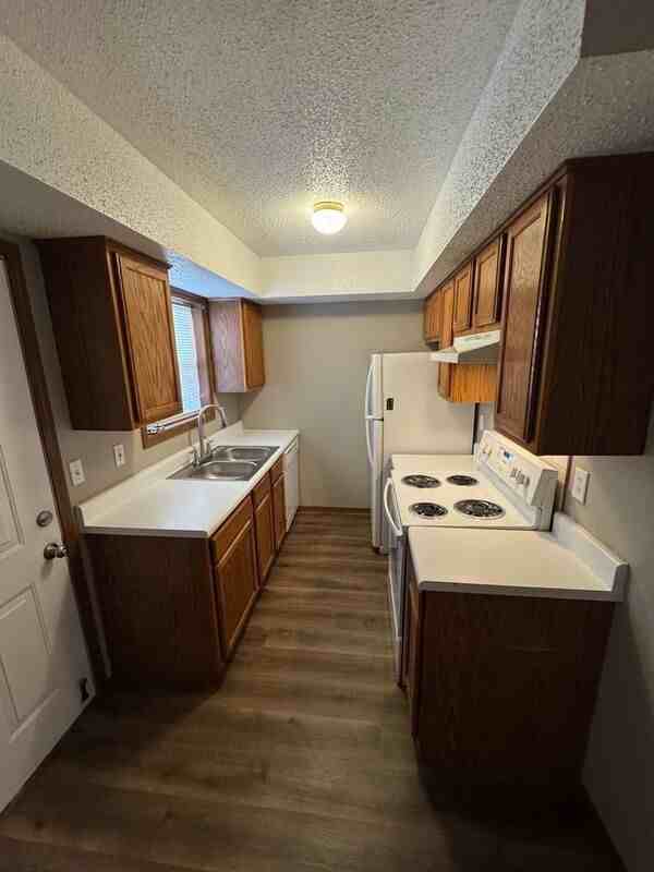 4115 S Glenn Ave #C - Photo 3 of 12