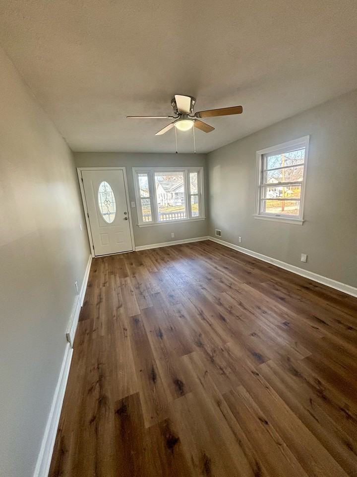 1055 Euclid Ave #1 - Photo 3 of 9