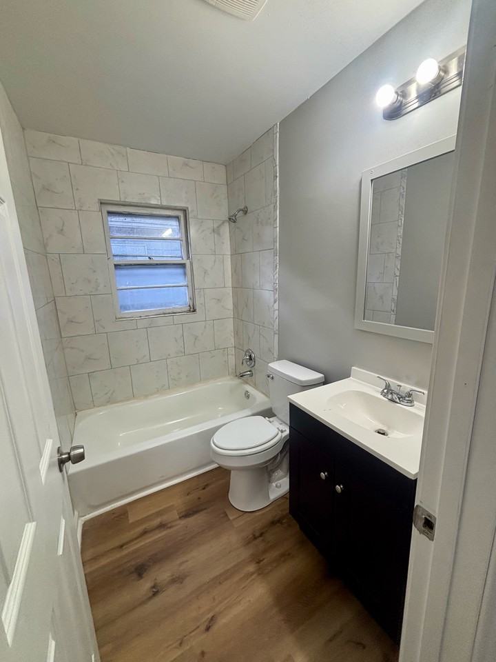 1055 Euclid Ave #1 - Photo 6 of 9