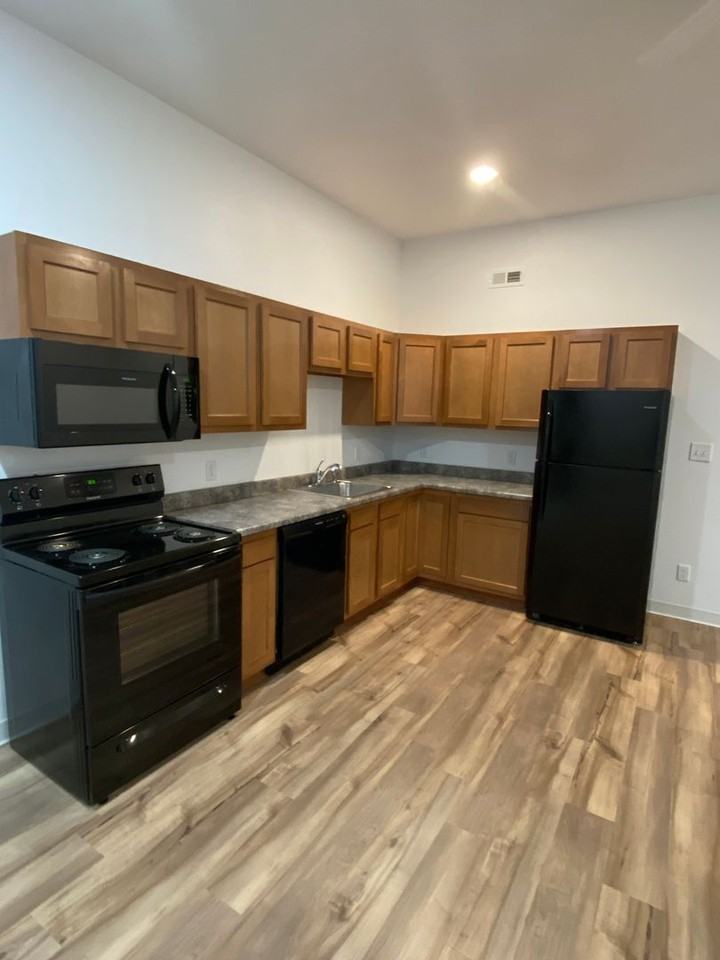 Deer Creek Apartments - Photo 2 of 11