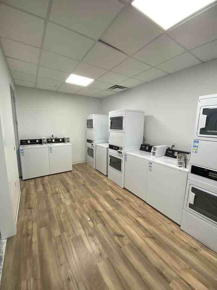 Deer Creek Apartments - Photo 7 of 11