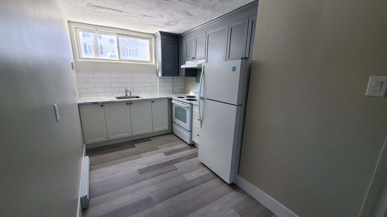 245 Humphrey St #2 - Photo 2 of 5