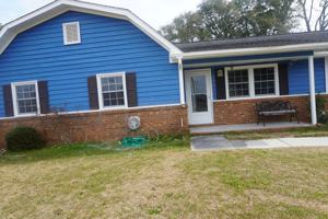 featured image of 207 Berry Ct #1