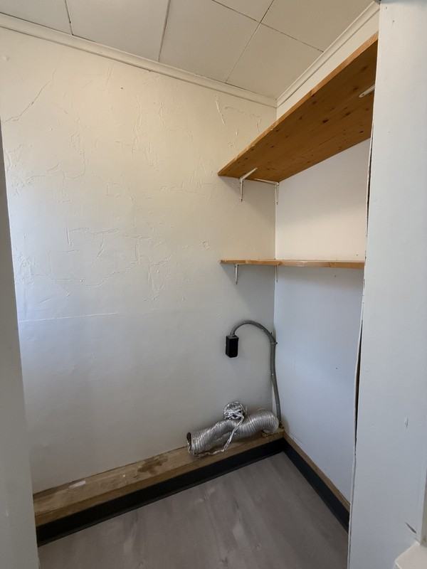 1003 Ontario Ave - Photo 4 of 15