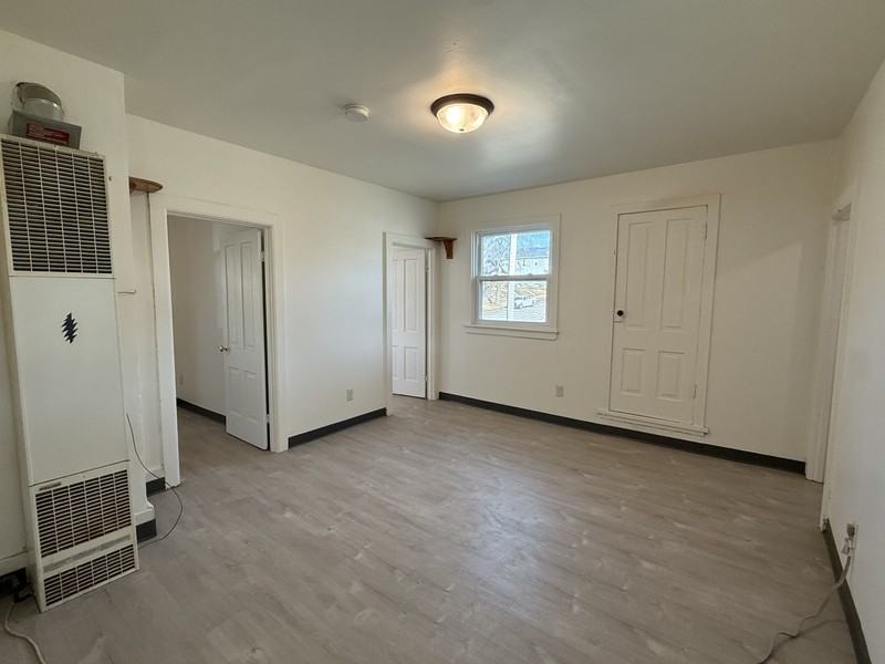 1003 Ontario Ave - Photo 5 of 14