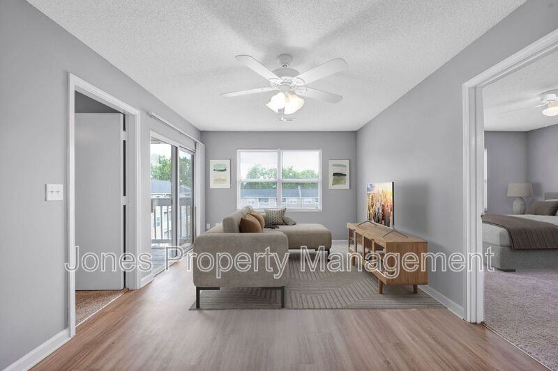 301 Country Club Dr Ne Apt A - Photo 3 of 29