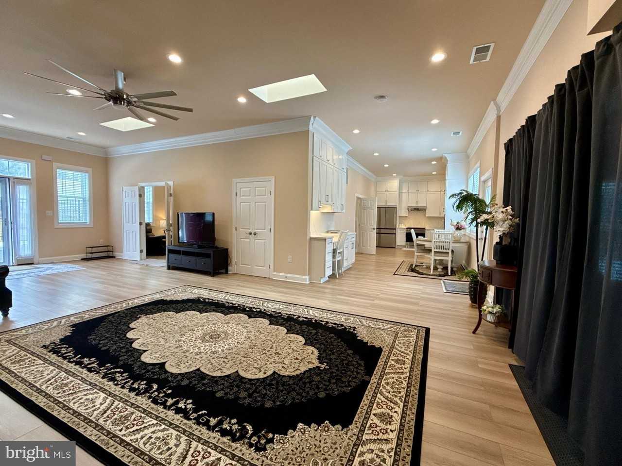 19923 Smith Cir - Photo 7 of 50