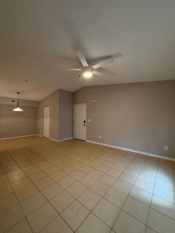 4010 Dancing Cloud Ct #405 - Photo 6 of 27