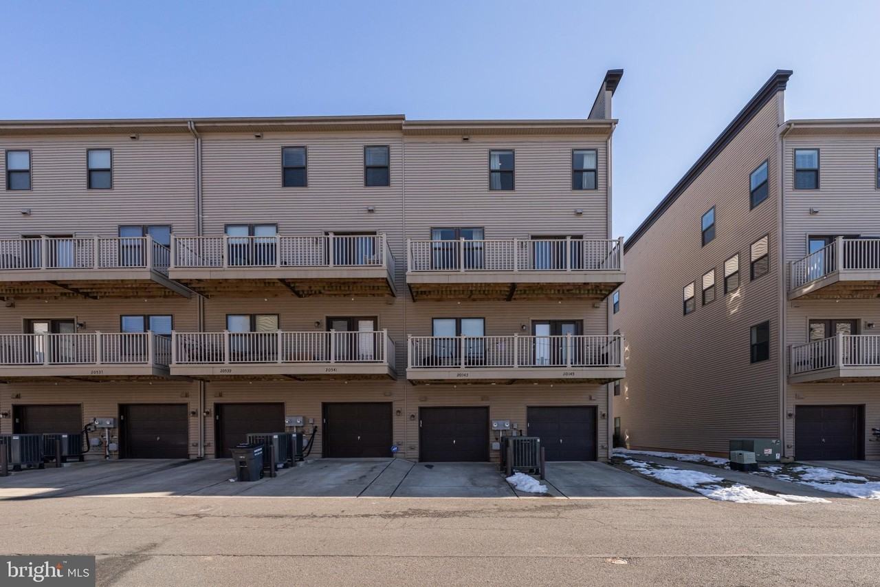 20543 Milbridge Ter - Photo 5 of 33