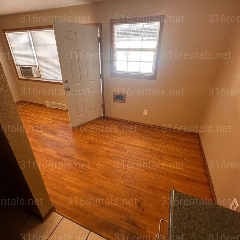 1506 1506 N Waco Ave - 1508 C - Photo 7 of 9