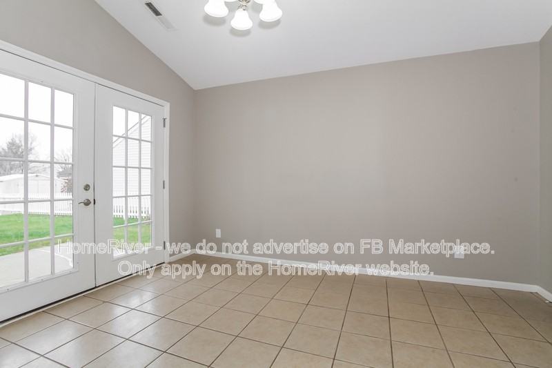 849 Somerset Ct - Photo 5 of 19