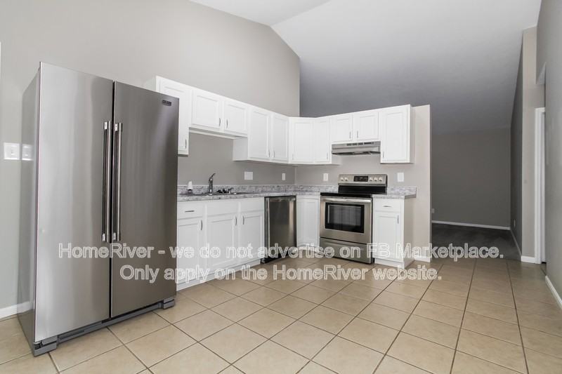 849 Somerset Ct - Photo 7 of 19