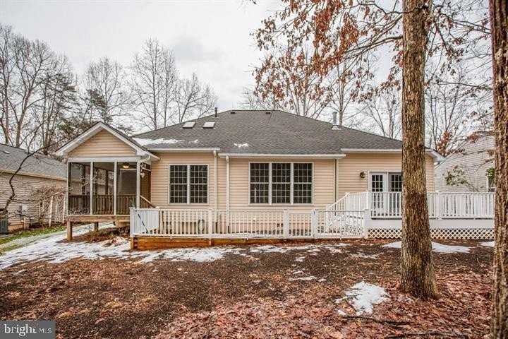 1027 Eastover Pkwy - Photo 2 of 15