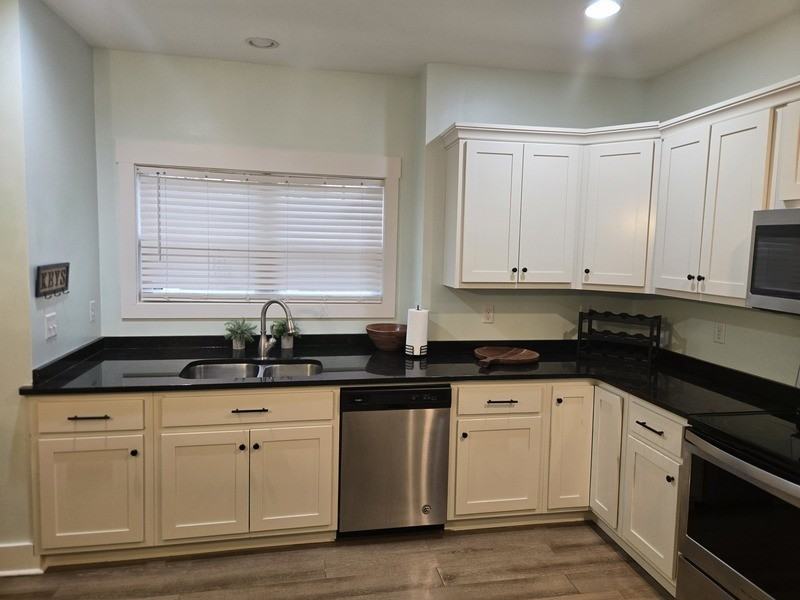 4034 Waterfield Ln - Photo 3 of 18