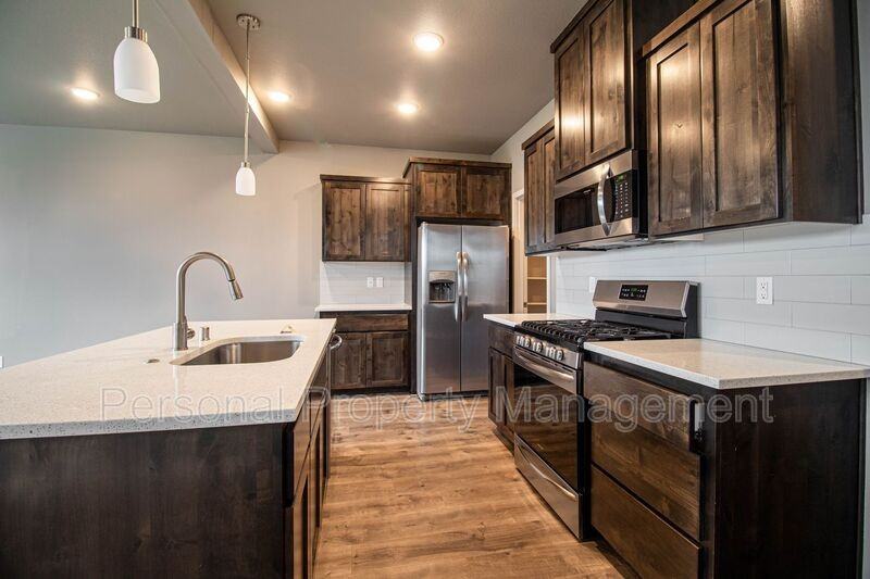 4313 Ne 87th St - Photo 4 of 16