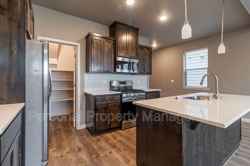 4313 Ne 87th St - Photo 5 of 16