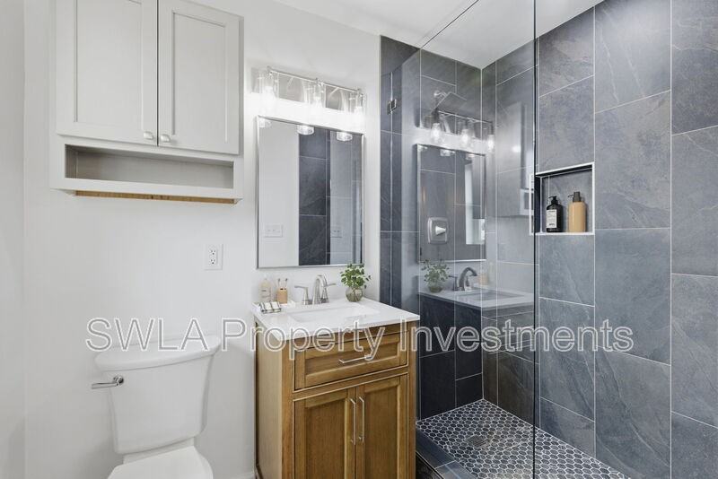213 Dewitt St - Photo 3 of 10