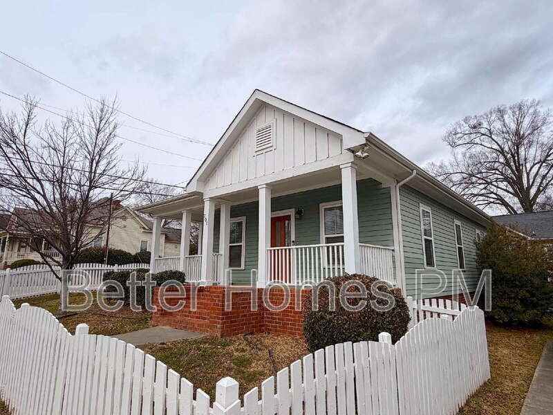 701 E Martin St - Photo 3 of 28