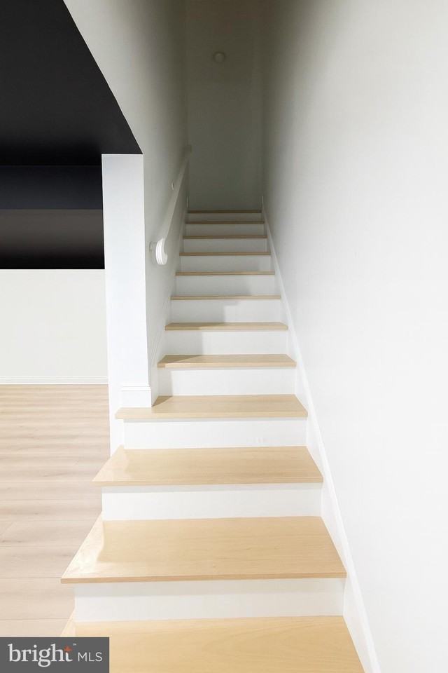 10811 Violet Ct - Photo 7 of 17