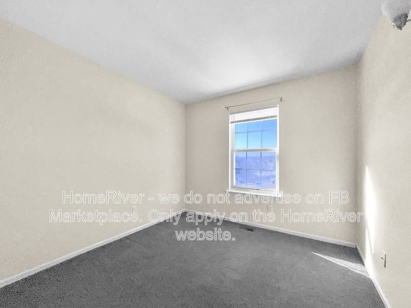 668 Longwood Rd - Photo 6 of 21