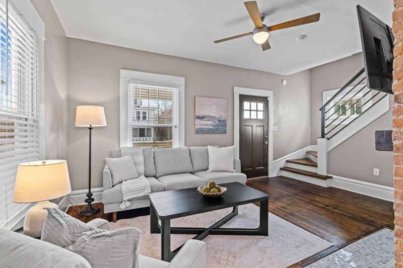 1511 Hamlet St - Photo 6 of 36