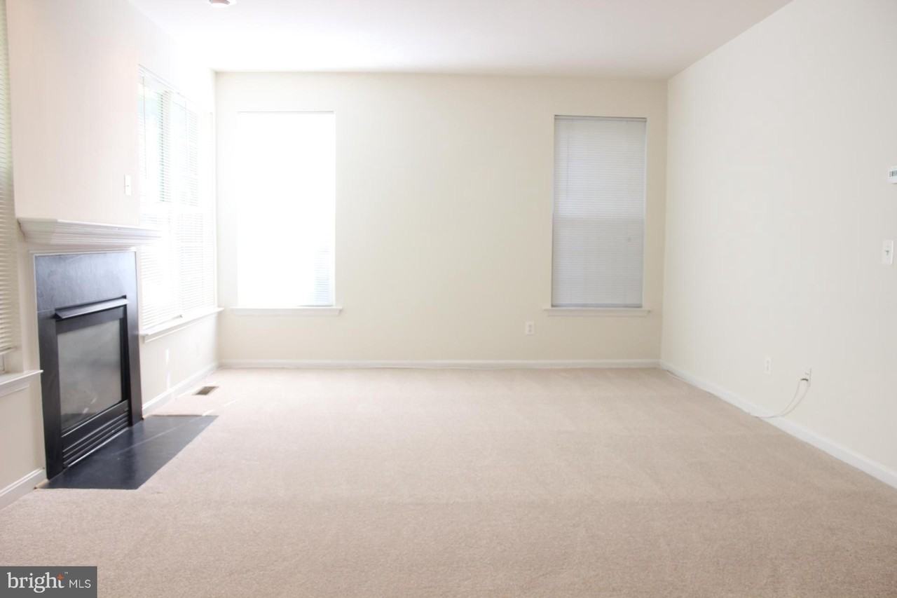 15220 Lord Culpeper Ct - Photo 6 of 21