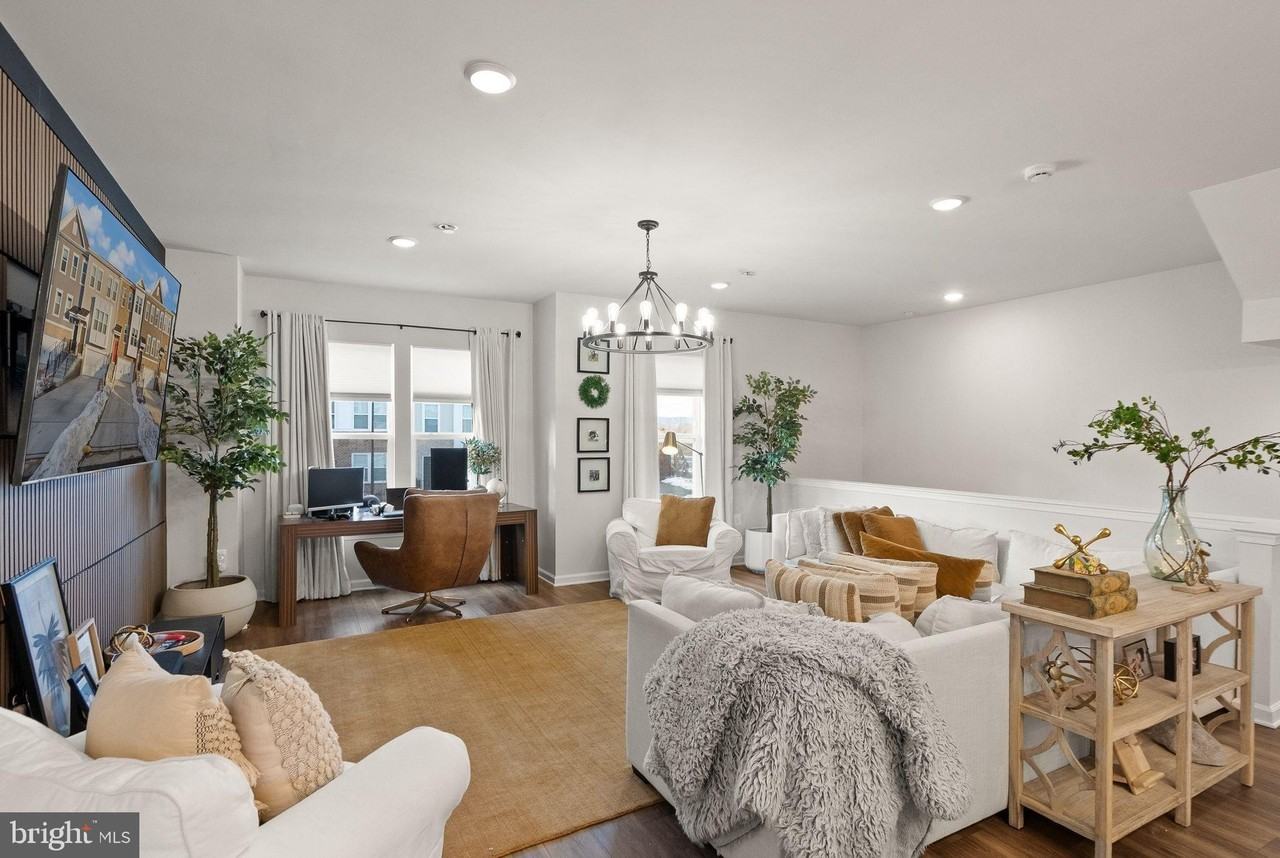 15038 Jaxton Square Ln - Photo 5 of 38