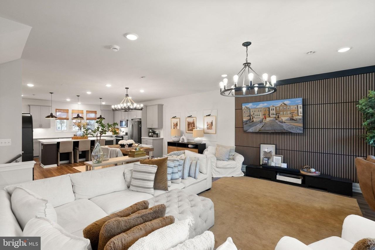 15038 Jaxton Square Ln - Photo 7 of 38