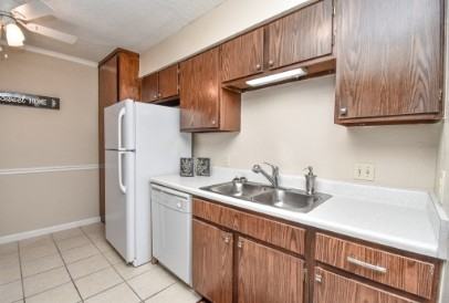 702 Westwood DrApt D #702D - Photo 2 of 6