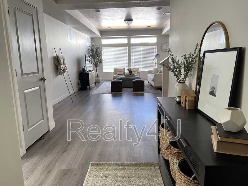 E Crown Point Dr - Photo 3 of 26