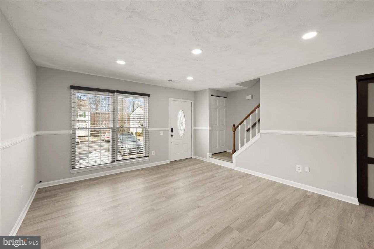 12263 Granada Way - Photo 4 of 30