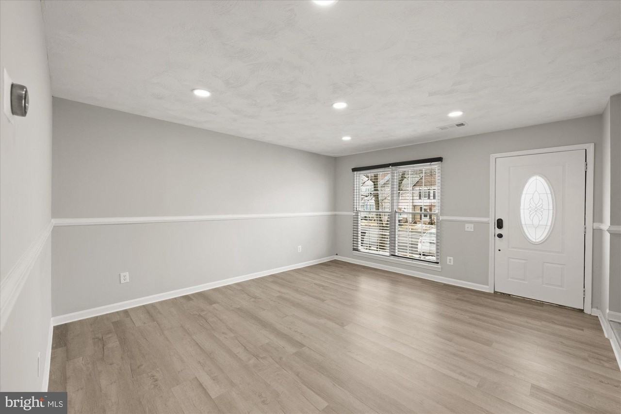 12263 Granada Way - Photo 6 of 30